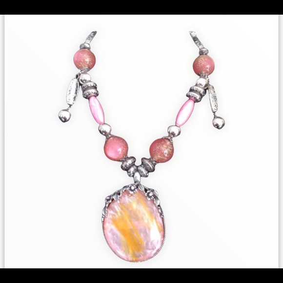 🔴Gorgeous Handmade Necklace Set - Picture 4 of 5